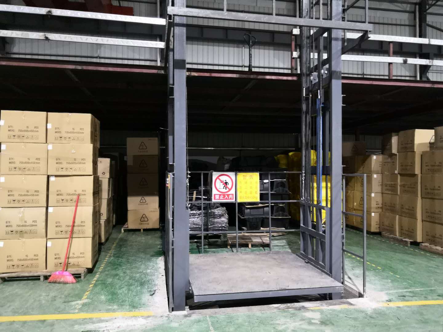 液壓升降機(jī)套閥的作用是什么