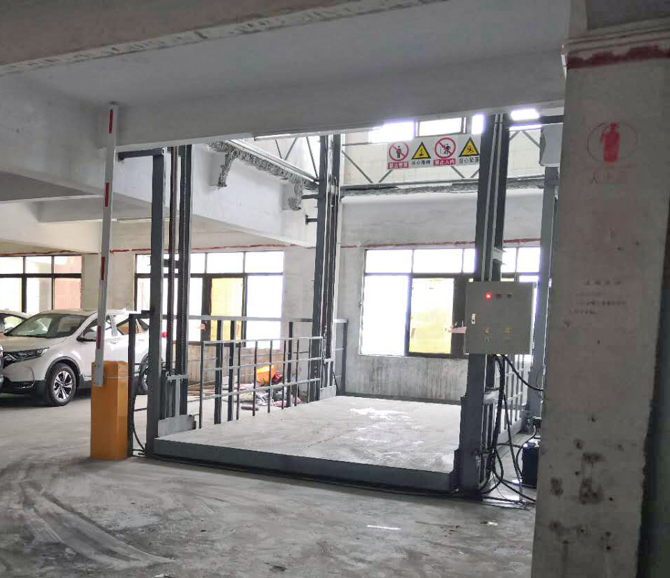 四柱汽車(chē)升降平臺(tái)