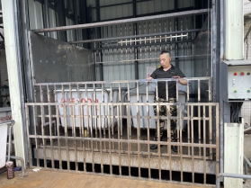 導(dǎo)軌式液壓升降平臺(tái)